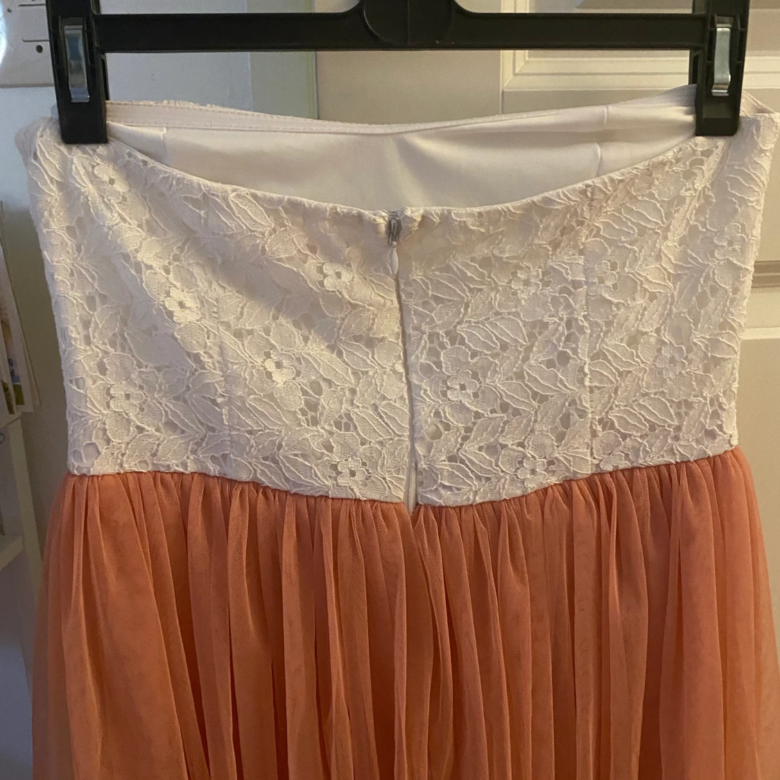 Axelbandslös klänning - 91