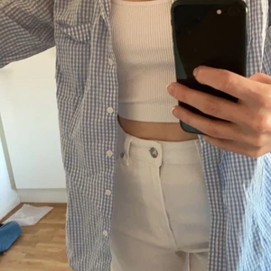 Skjorta från Boomerang - Skjorta från Boomerang. Använd fåtal gånger, sparsamt. Strl 36 men passar även en 34 bra.  100% bomull.