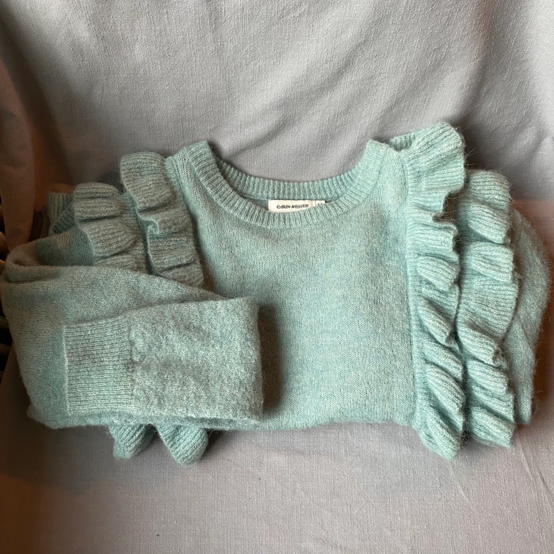 Superfin stickad tröja med volang - 90