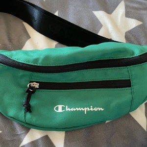 Grön väska - Oanvänd, fin och perfekt för sommaren 