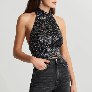 Glitter topp - Glittrig topp, använd endast 1 gång. Köparen står för frakt (66kr)