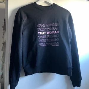 Svart collage tröja - Svart collage tröja från Nakd💗 storlek S, köparen står för frakten🌸