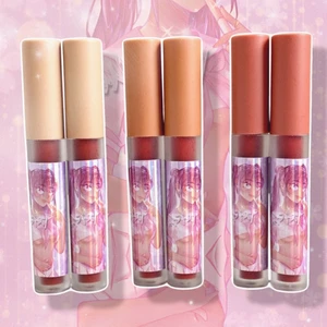 Matte Lipstick (nya) - Superfina long lasting matta lipsticks i 3 olika shades. Nya självklart från vårat egna koreanska märke. Finns att se mer på instagram @ssakkaji eller skriv i DM för att köpa 🥰✨ help supporting small businesses 