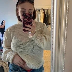 Stickad tröja - ❤️