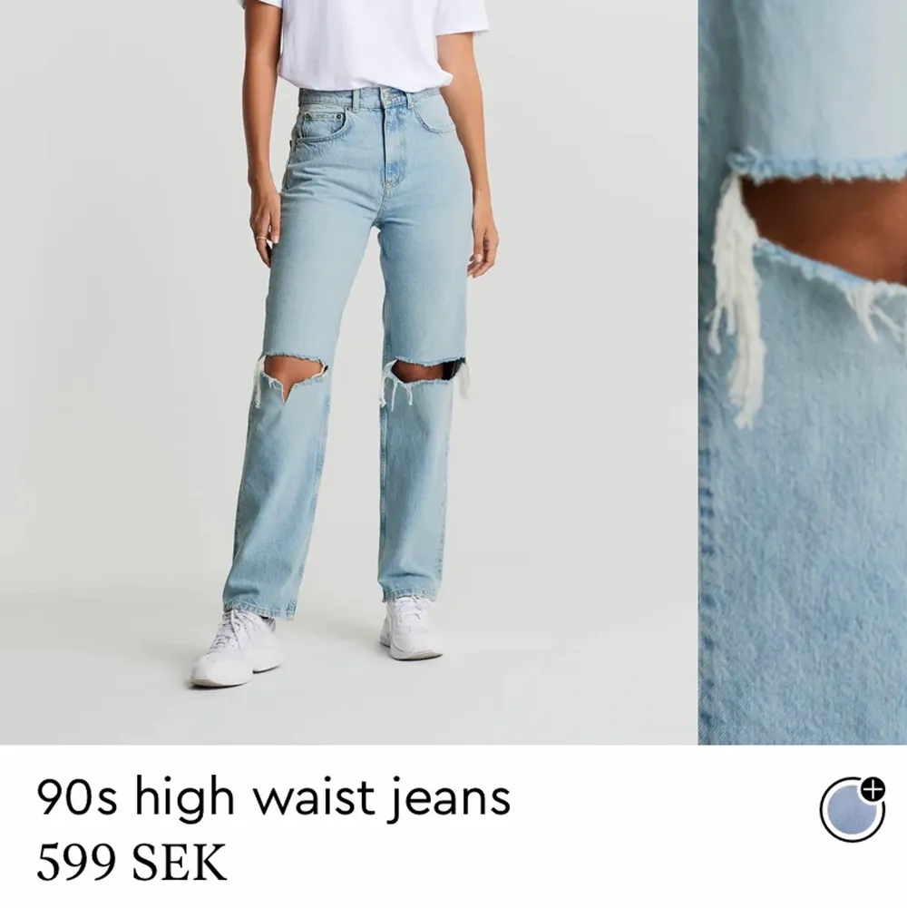Säljer nu mina fina 90s High waist jeans från Gina Tricot då de tyvärr inte passar mig längre😩 fint skick, dock lite slitna längst ner då de släpat i marken lite, men inget man tänker på. Nypris 599kr, mitt pris är 350kr💕 tveka inte att höra av er💕😍. Jeans & Byxor.