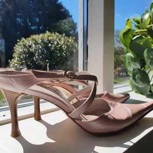 Sommarklackar rosa - Snygga 80's retro sommarklackar, str. 39. Köpare betalar frakt.