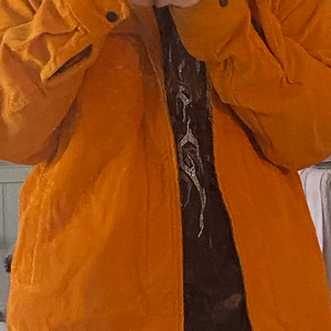 Rotation jacka - En tunn jacka som passar till de flest väder, knappast använd väldigt bra skick och väldigt fin