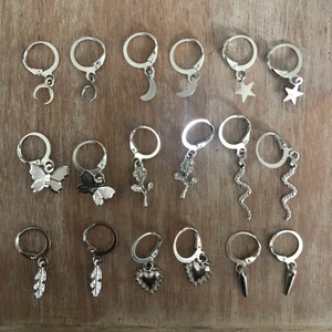 Silver örhängen - Örhängen i silver färg. 1 par 30, 2 par 55kr. Frakt 11kr 💓