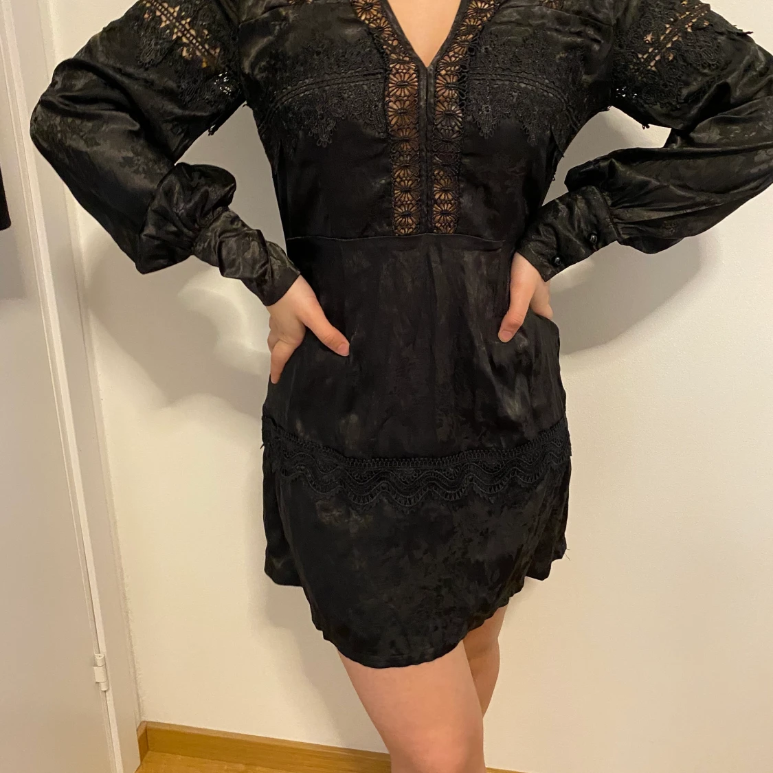 Svart spets klänning i silke - 90