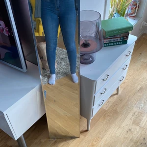 Jeans - Mörkblåa jeans från lager 157