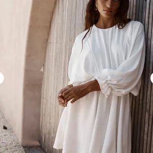 Chiquelle  - En helt underbar sommarklänning som är bland det skönaste och luftigaste plagg jag haft på mig. Köpt för 600kr och det använd endast en gång, säljer för att den dessvärre inte kommer till användning! 🥺 frakt ingår i priset