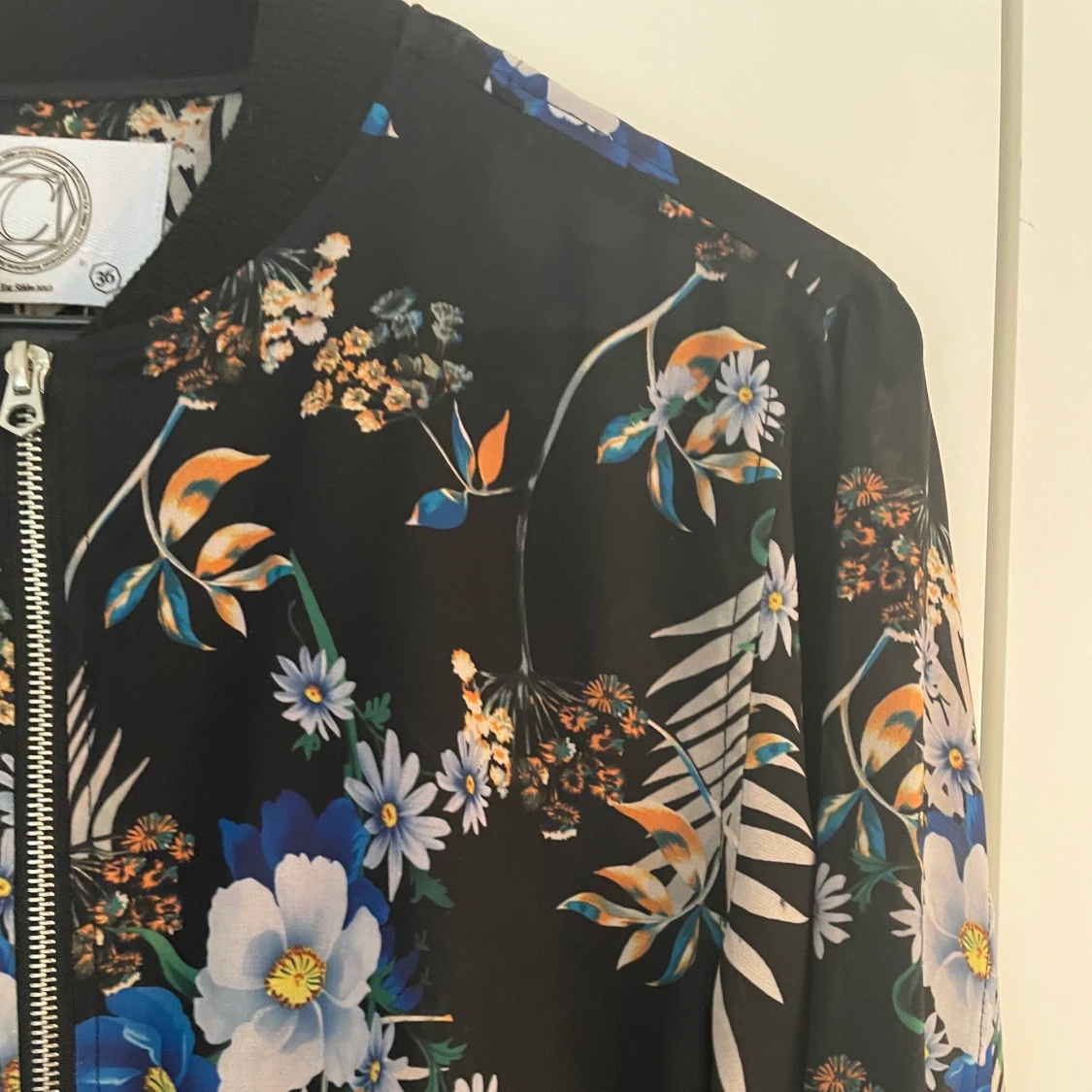 Blommig tunn jacka - 91