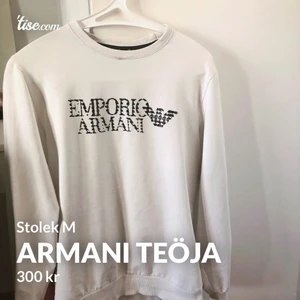 Armani tröja  - En Armani tröja , (ÄKTA) Stolek M men passar även S. Det är några små fläckar på vissa ställen därför priset är lägre. Passa på nu🤗 jag kan frakta och köparen står för det!