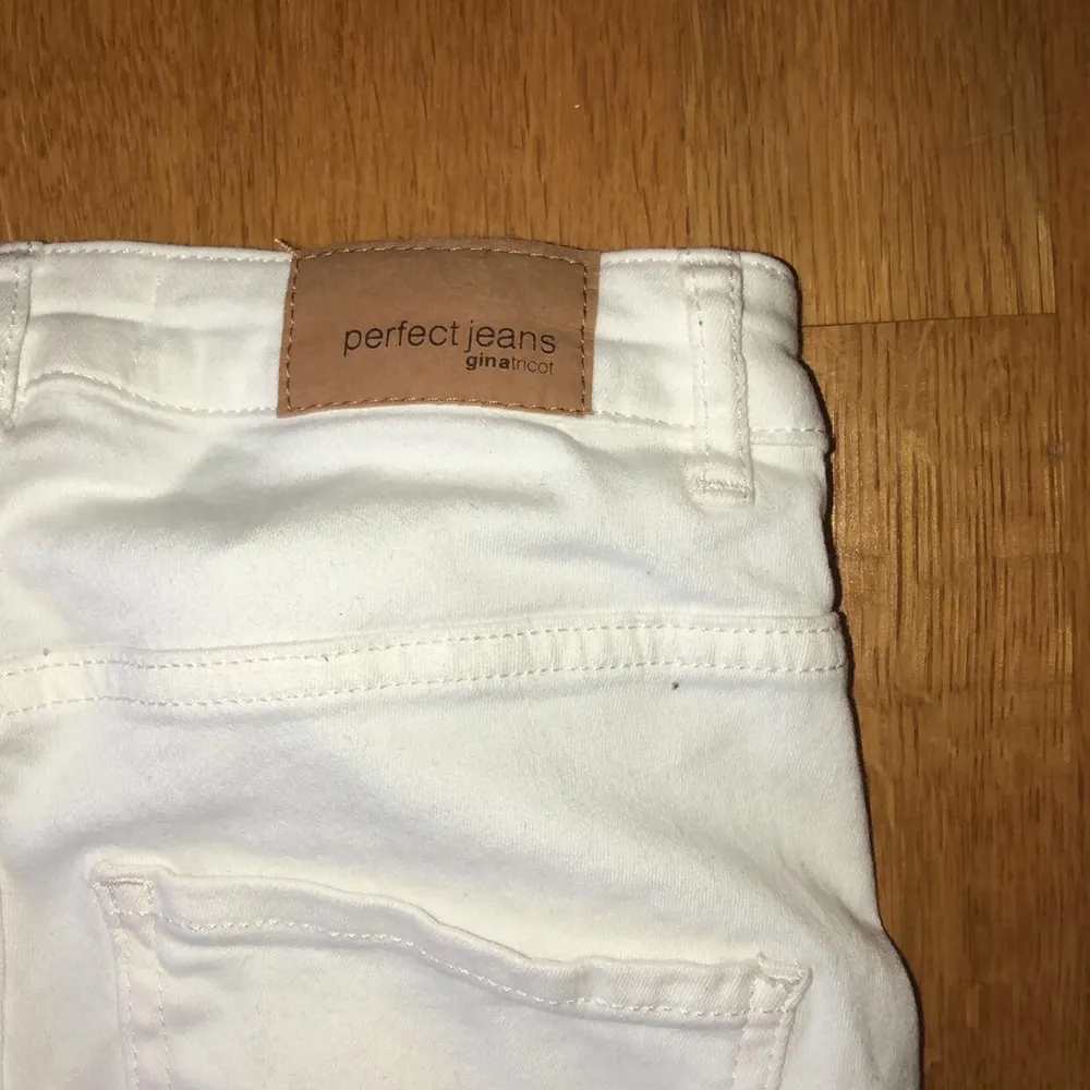 Gina tricot ”Molly jeans”, använda en gång. Jeans & Byxor.