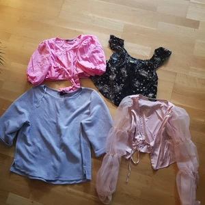Sommartröjor nyskick - 4st sommartröjor i storlek S. Den lila är oversize i storlek L. Knappt använda. Säljes tillsammans eller separat.