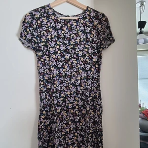 Dress small - Over the knee dress perfekt för sommaren 