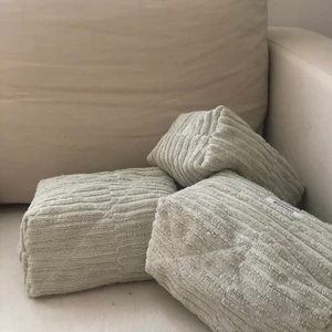 Beiga necessärer - Handsydda beiga necessärer, lite grön ton i tyget. Finns mer på @bernbernh på instagram🥰🥰