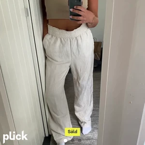 Linnebyxor! - Jättefina linnebyxor från HM som tyvärr är för stora för mig! Jättefint skick! Bilderna är lånade från hon jag köpte dom av💕💕 