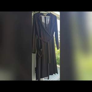 Mid-leg dress WHYRED (Brown) Selling price : 300 Sek