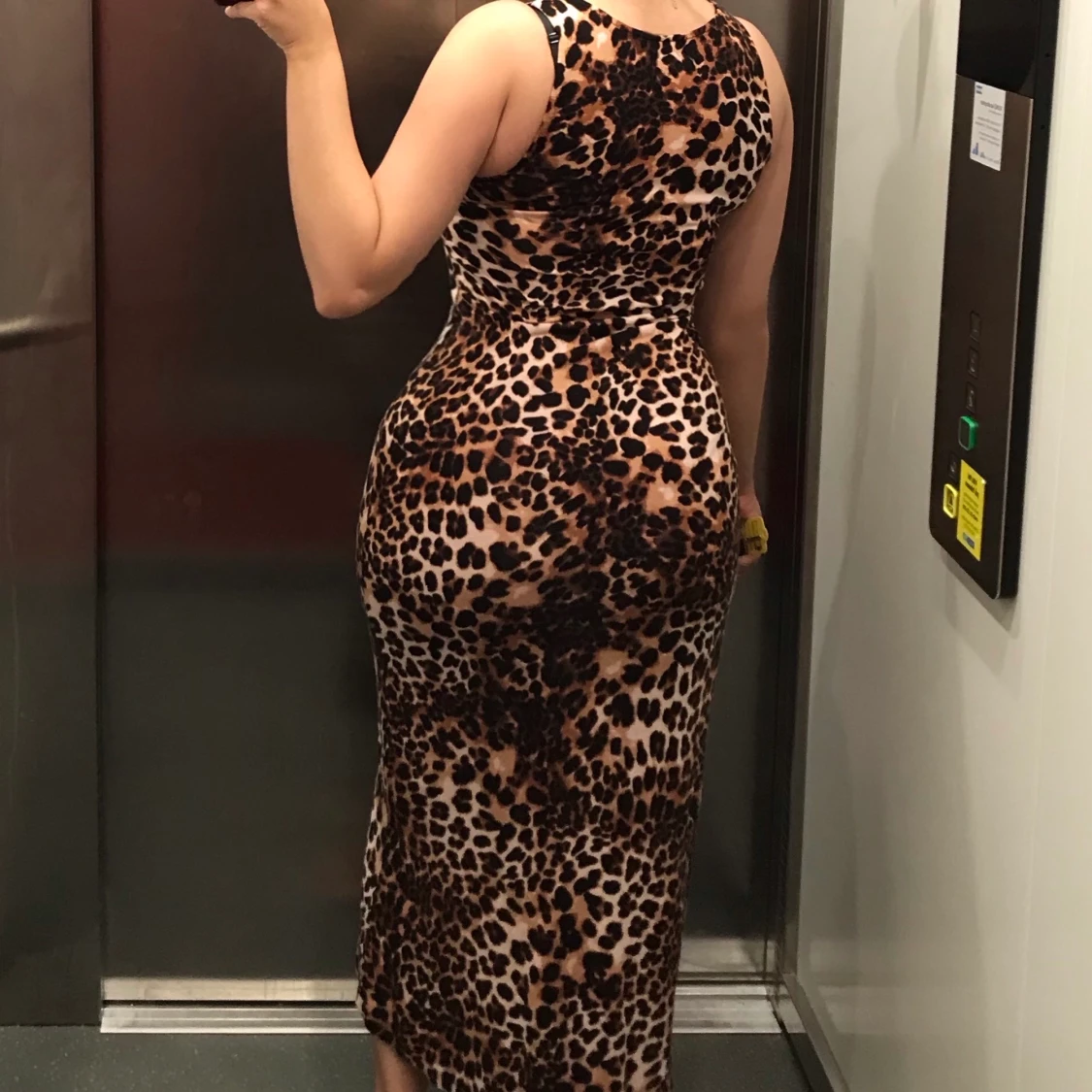 Helt ny klänning, leopardmönstrat - 91