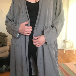 Luftig sommarjacka - Fin grå sommarjacka! I storlek S men oversized modell🌸