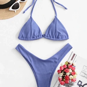 Superfin bikini - Säljer denna jättefina bikini eftersom att jag råka beställa 2. Framhäver brännan jättefint💕 aldrig använd!