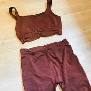 Träningsset - Fint stretchigt träningsset från Chiquelle. Ca 900kr nypris.