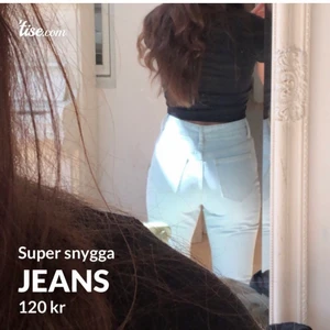 Snygga jeans  - Supersnygga jeans i strl. S (liten s)  Säljs pga att jag fick hem dessa efter jag nyss köpt liknande. 