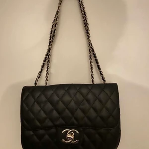Chanel väska  - Säljer min fina Chanel väska då den inte kmr till användning 