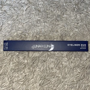 Luna by luna eyeliner duo - Säljer en kartong med 2 stycken eyeliners. Färgerna black och bronze. Dom är HELT oöppnade så perfekt skick😍 Pris KAN diskuteras.