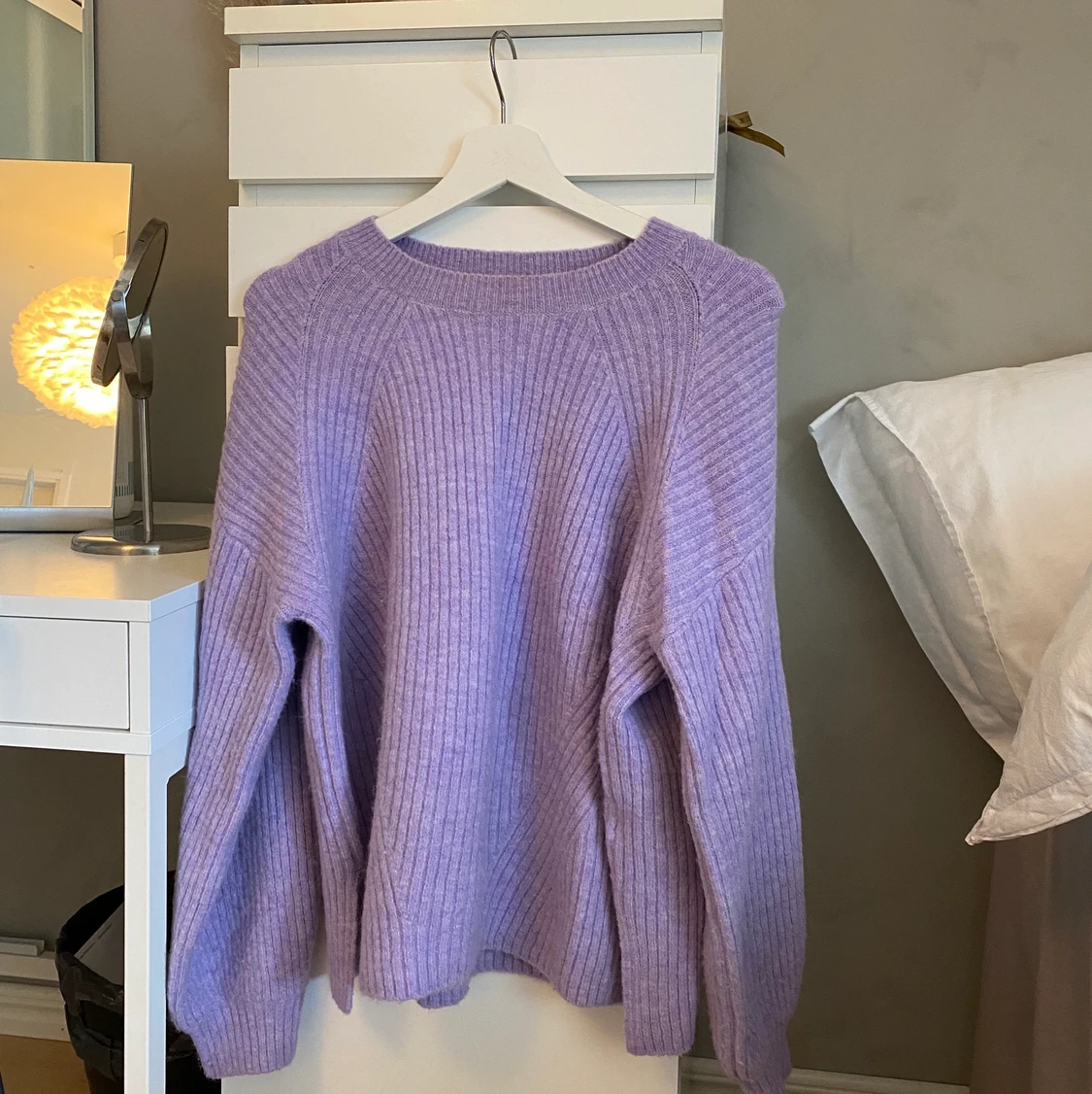 Lila stickad tröja 