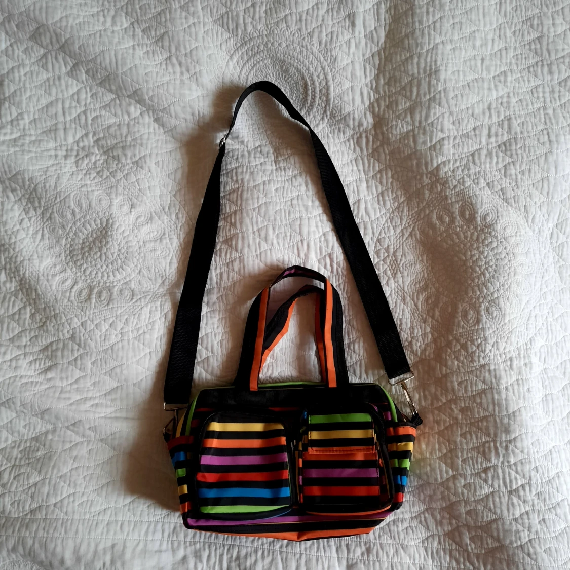 Färgglad väska
