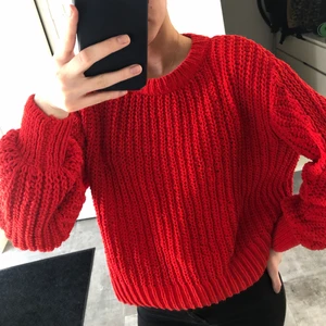 Röd stickad tröja från H&M - Inte stickigt material