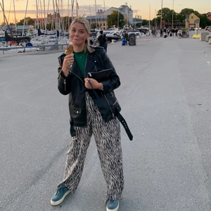 Mönstrade byxor  - Zebramönstrade byxor från zara! Älskar dom men säljer för att dom blivit förstora!