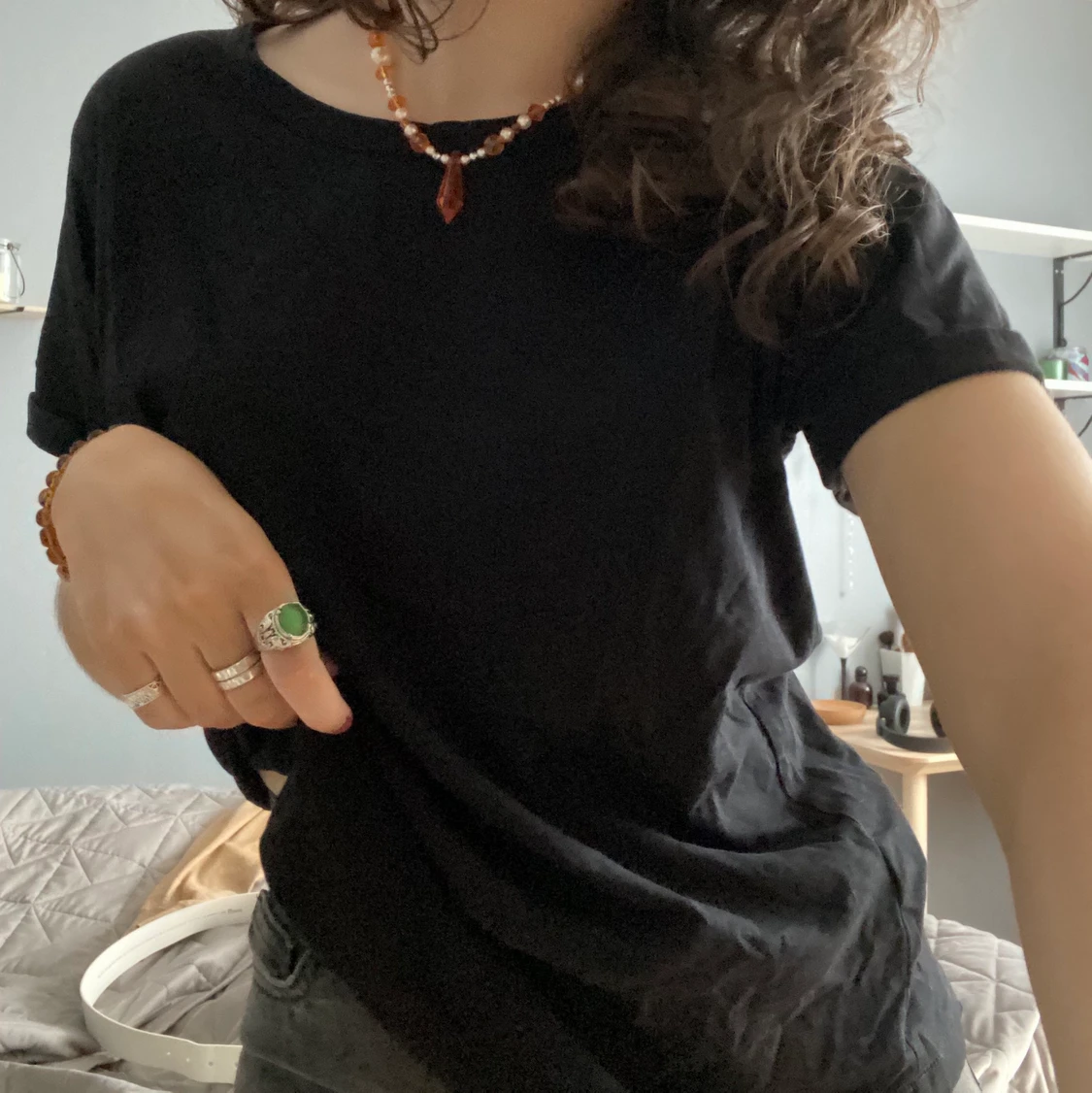 Vanlig svart T-shirt från Bik Bok