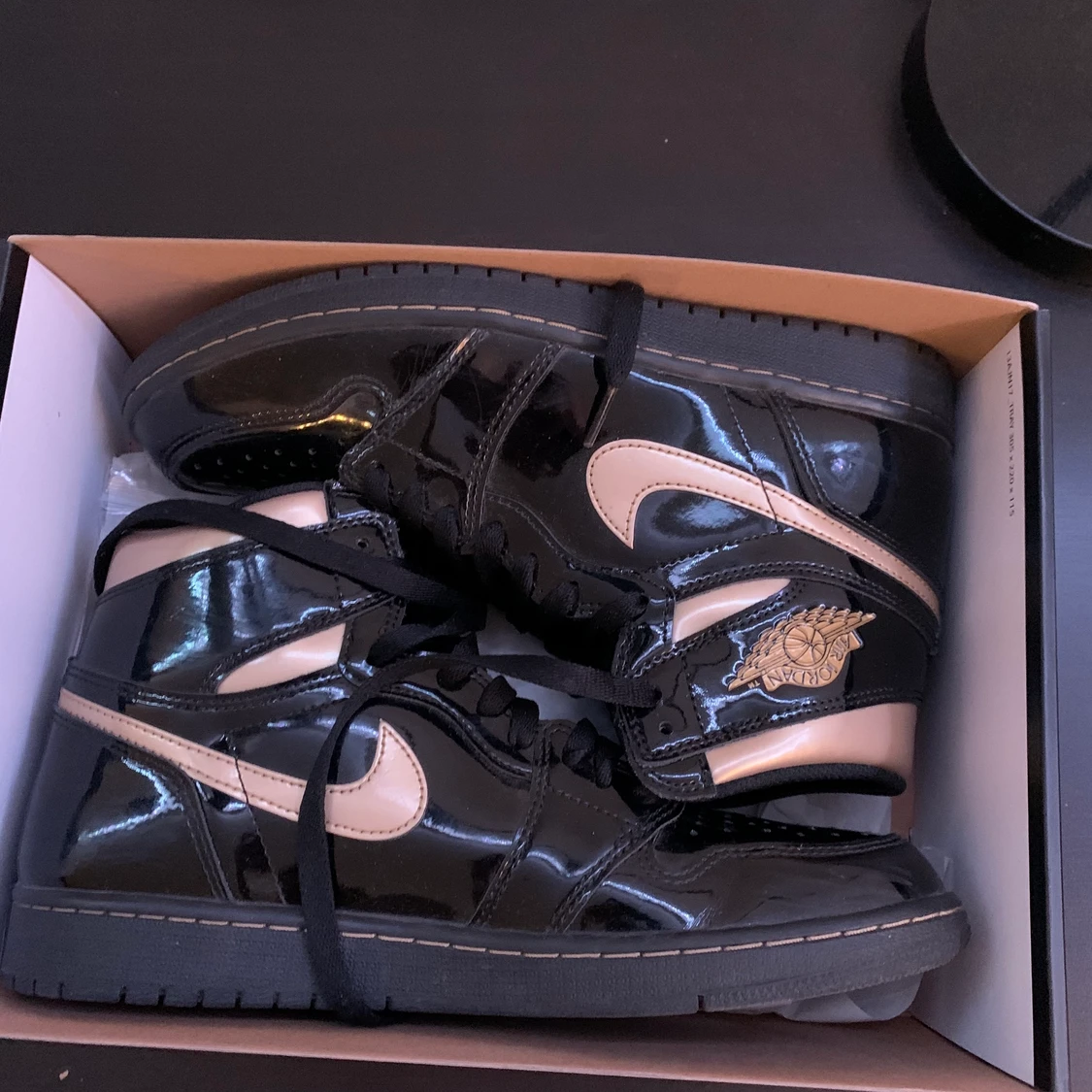 Jordan 1 High OG Black/Metallic Gold - 90