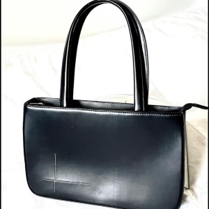 Väska  - Klassisk handväska- svart