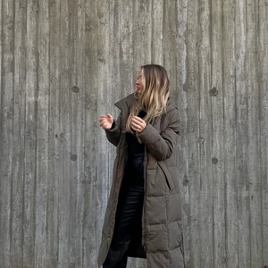 Helt oanvänd jacka från Snoot - Superfin helt ny och oanvänd jacka från Snoot! Kostar ny 5000kr men jag säljer för endast 1200kr 