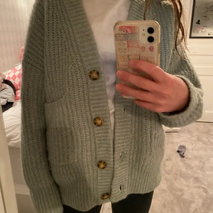 Kofta - Supermysig kofta från zara, så fin färg