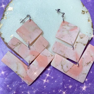 Rosa Örhängen  - Dm för mer info Fri frakt