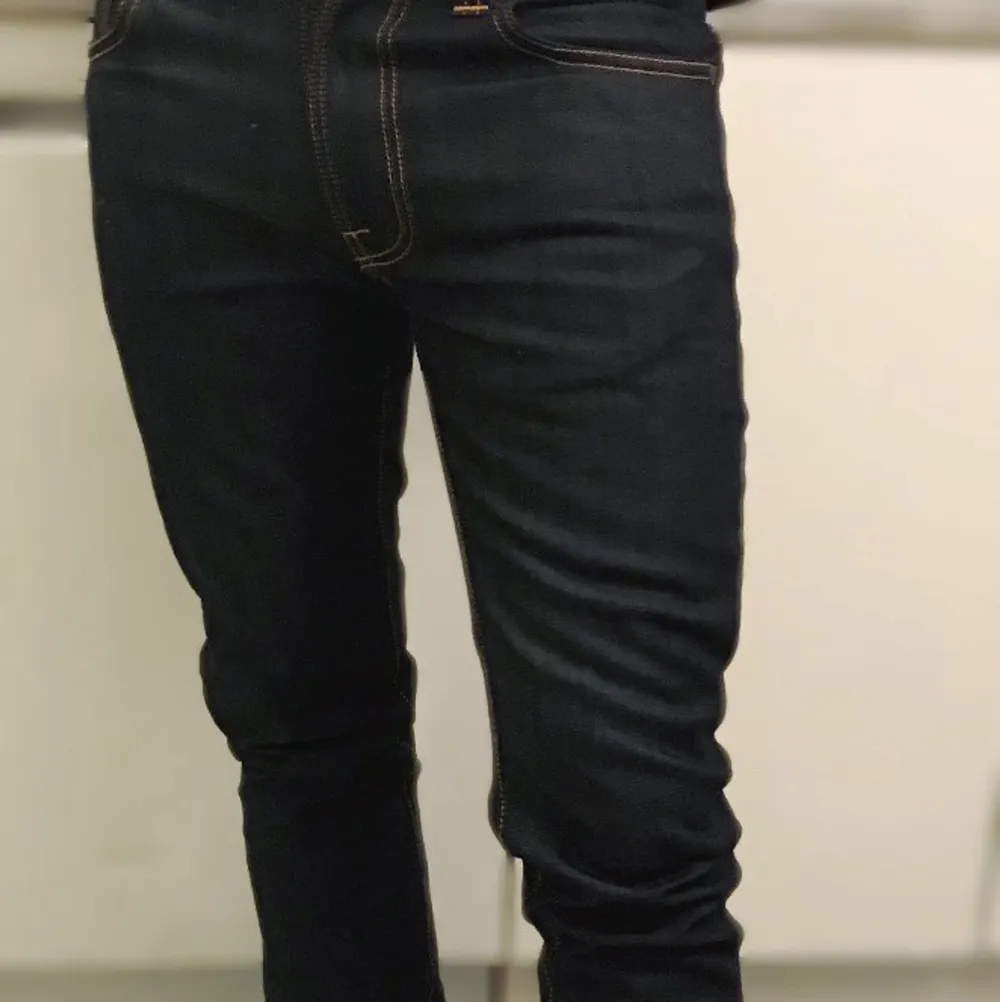 Helt nya jeans ej använda ej tvättade, felköp Märke: Nudie  Storlek 29-32 Modell: thin finn  Ordinarie pris: 1200 kr. Jeans & Byxor.