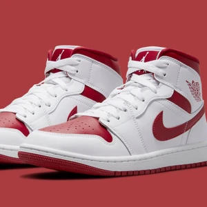  Air Jordan 1 reverse Chicago -  De är helt nya köpta från footlocker kvitto kommer såklart med skona.De kom ut precis och är en helt ny Color block.pris kan diskuteras!!