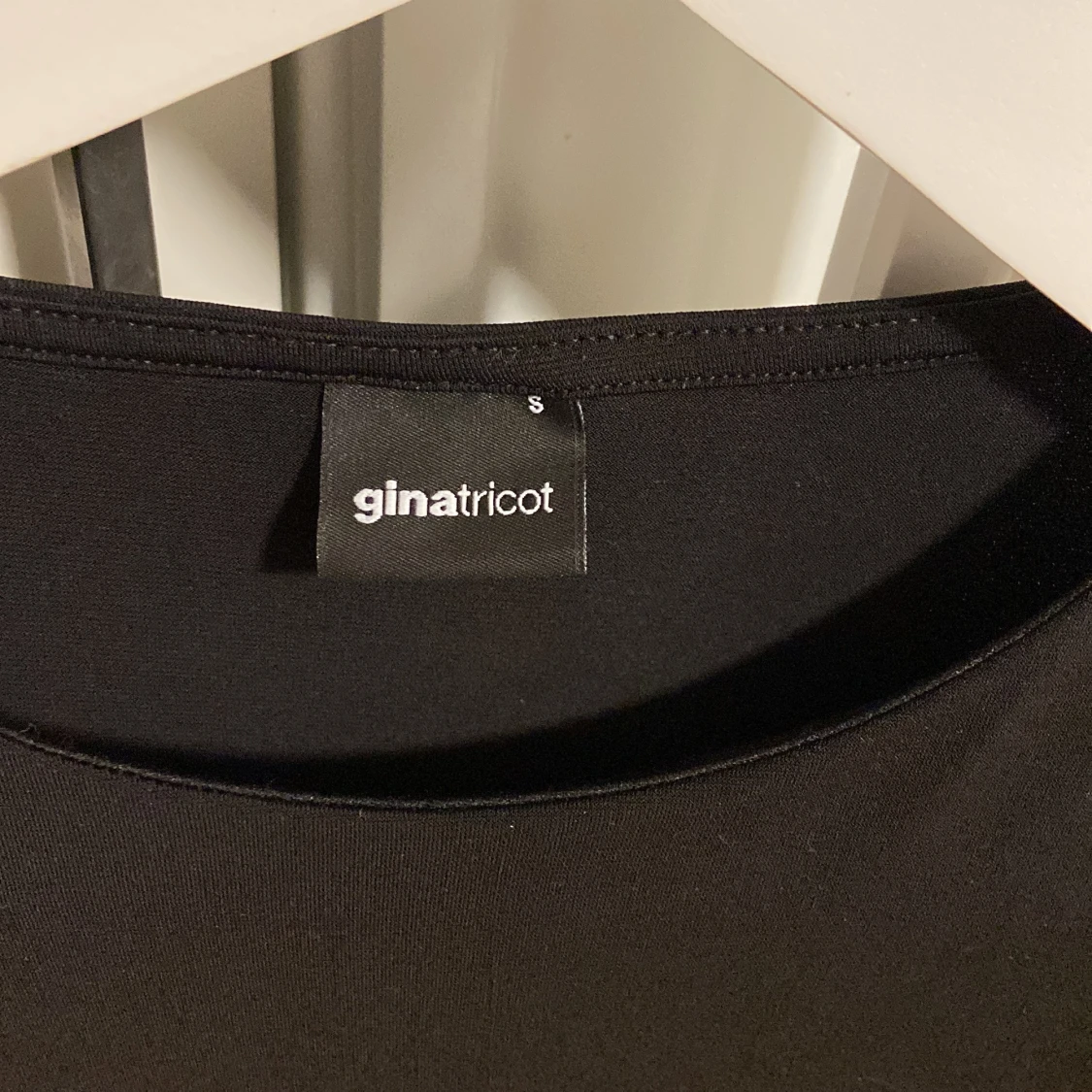 Tröja med öppen bak  - 91