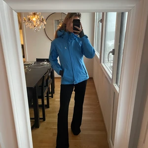 Skidjacka  - Skidjacka från Peak Performance.