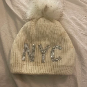 Möss  - Här är det en mössa som är varm och fin 💗