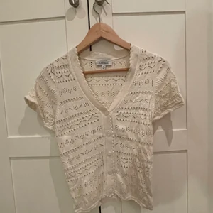 Stickad topp - Supersöt topp från &otherstories som inte längre kommer t användning. Storlek xs❤️