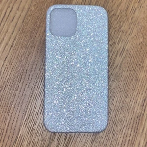 Glitter skal - Säljer detta coola silver skal för 40kr! Säljer då det ej kommer till andvändning. 💕 Fraktar men kan även mötas upp.