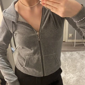 kofta - säljer denna kofta från cubus i strl xs pga att den inte får någon användning