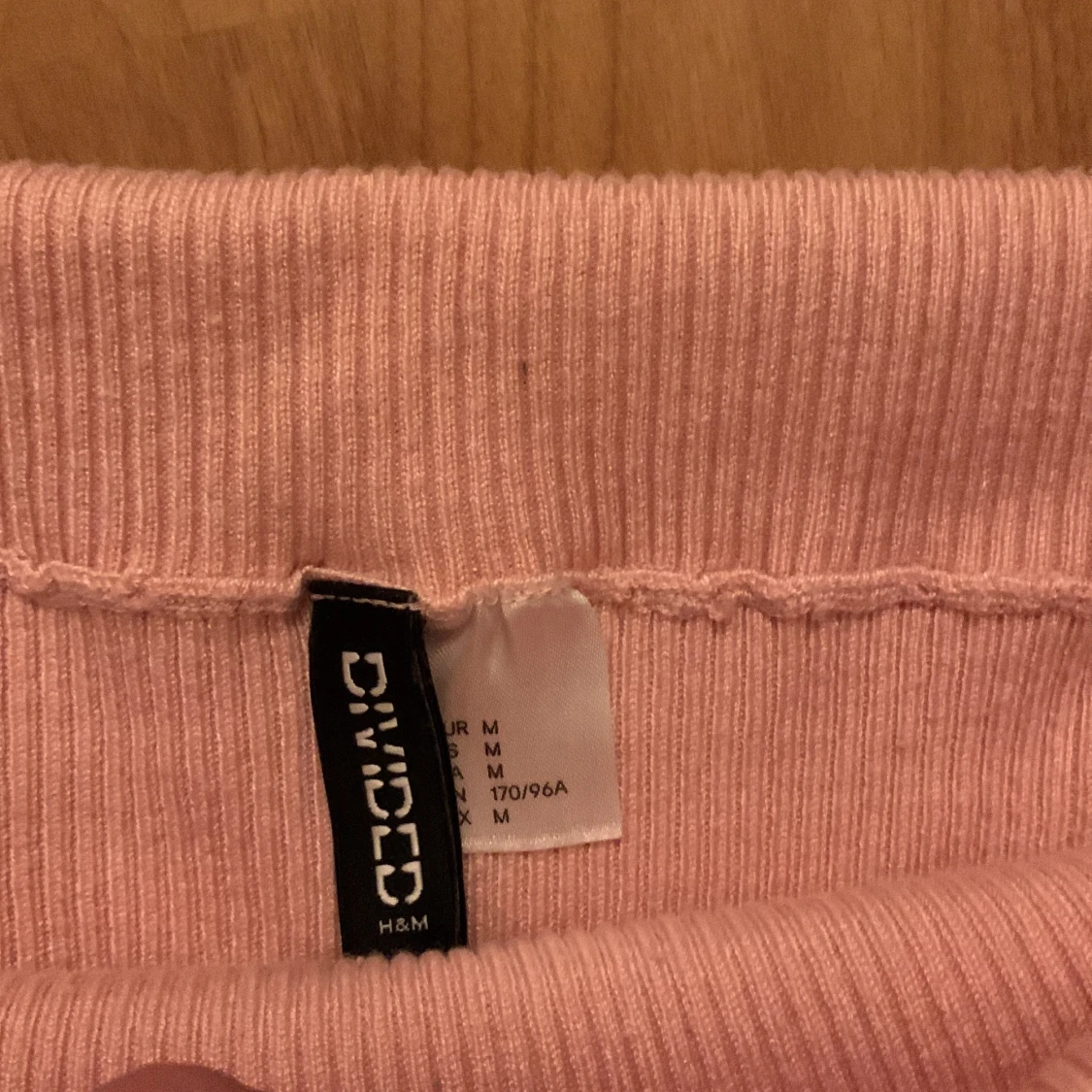 Kort fin tröja från h&m i storlek M - 91