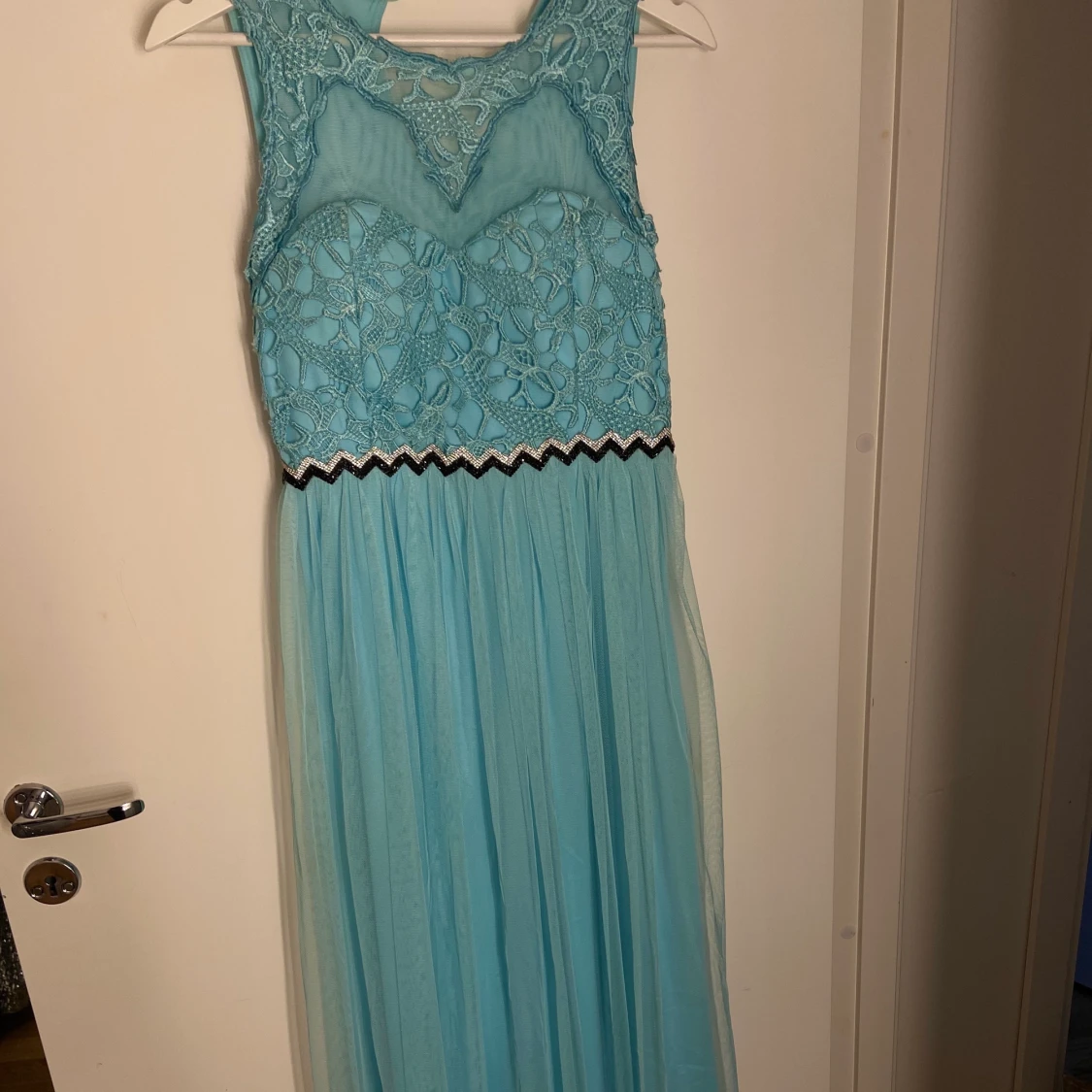 PRIS KAN DISKUTERAS KLÄNNING - 90